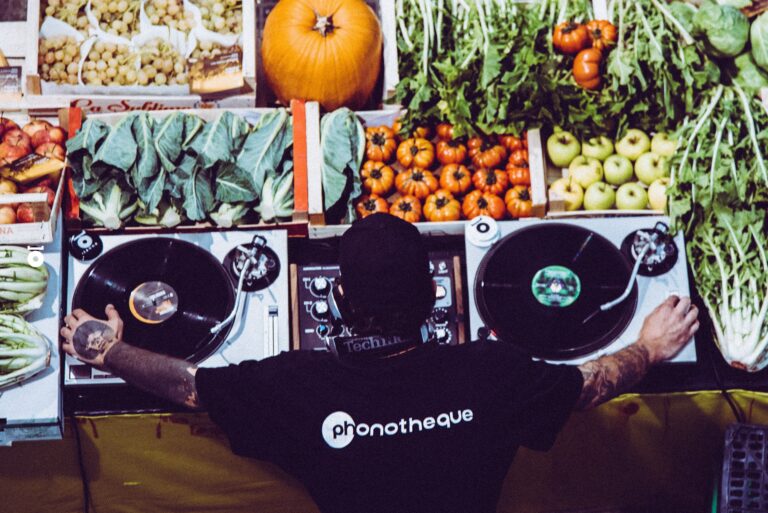 180gr: la musica elettronica e i suoi ‘humans’ nel cuore dei mercati rionali
