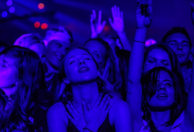 “Rave Photography of the Year 2025”: immagini che raccontano la club culture