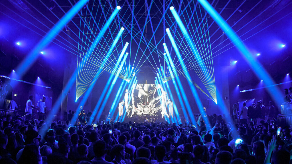 USHUAIA E HI LINE UP OPENING PARTY