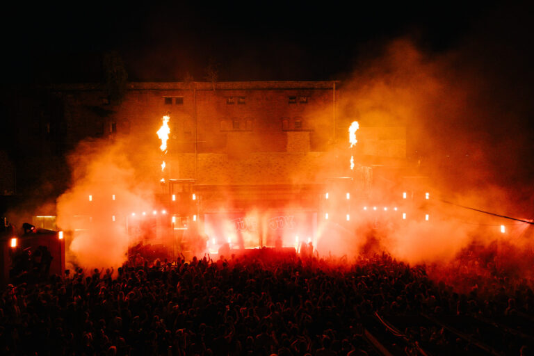 MAGMA Festival tra nostalgie indie sleaze, clubbing globale e meme culture