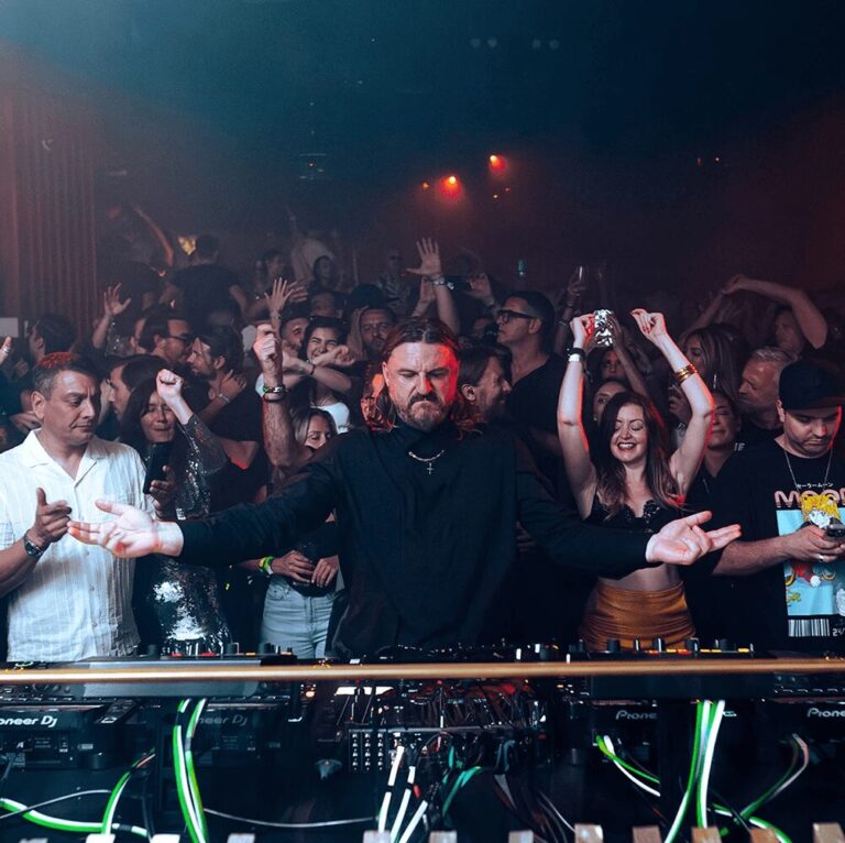 Solomun +1 al Pacha Ibiza con Idriss Elba, Skrillex e Jamie xx