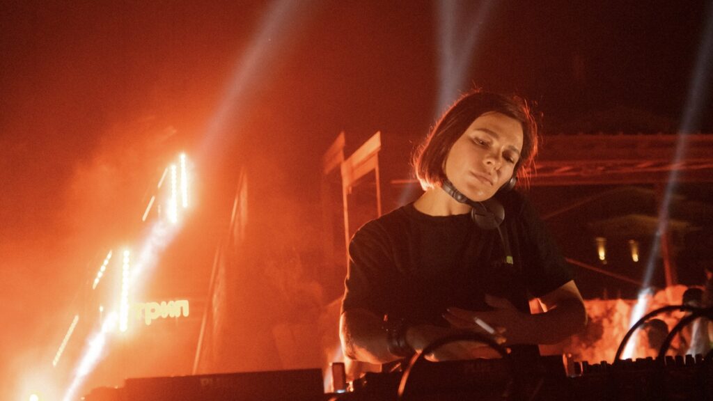 trip to Sicily nina kraviz