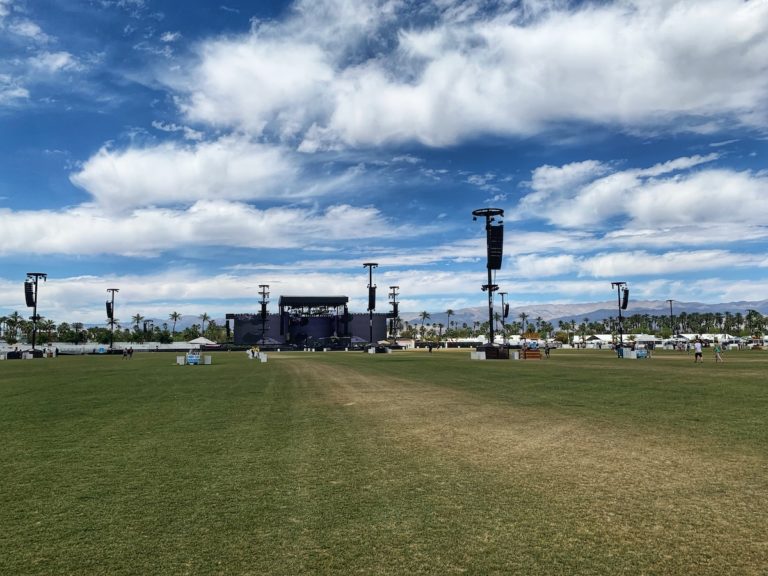 Festival in crisi tra cancellazioni, rinvii e la questione dei rimborsi
