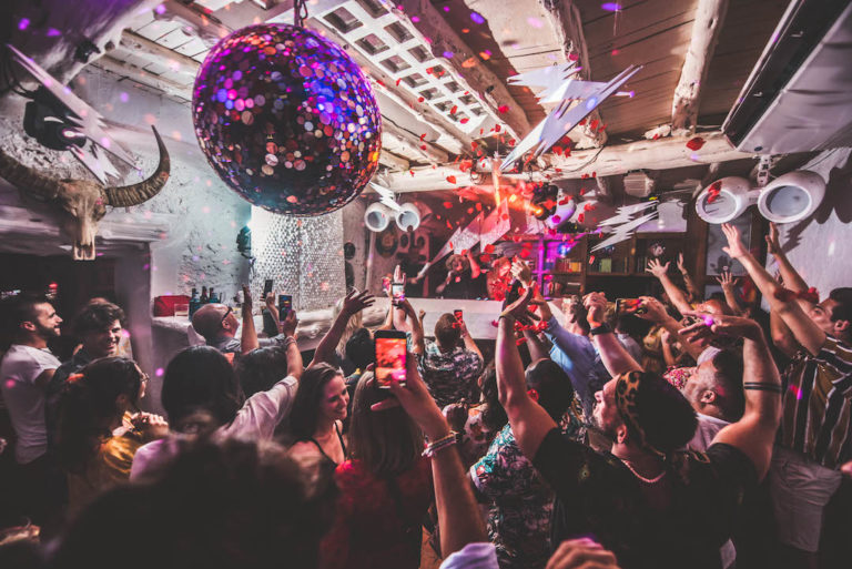 Cosmic Pineapple: lo Space Rave è pronto a infiammare Ibiza