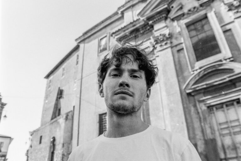 David August annuncia il terzo, interessantissimo album