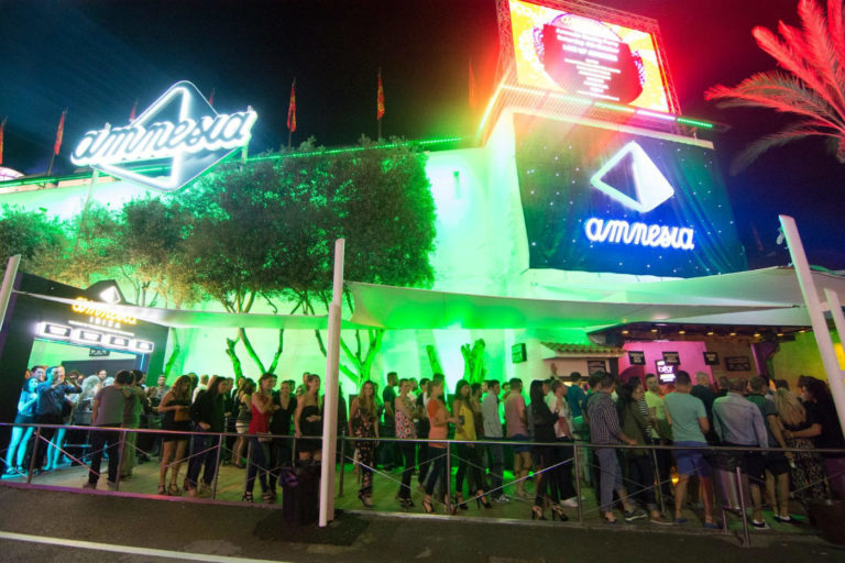 Ibiza: licenza sospesa per Amnesia e Privilege