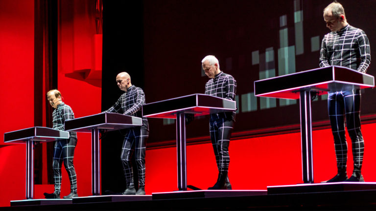 I Kraftwerk annunciano l’uscita di una compilation di remix dei loro brani storici