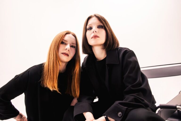 “Paired Works”, il debutto di Justine Perry & Paula Koski firmato Ostgut Ton