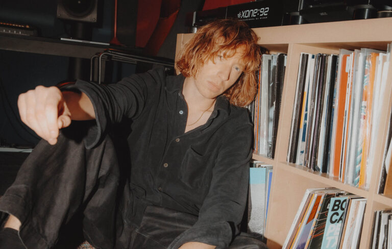 Daniel Avery remixa “Hidden” dei Sandwell District