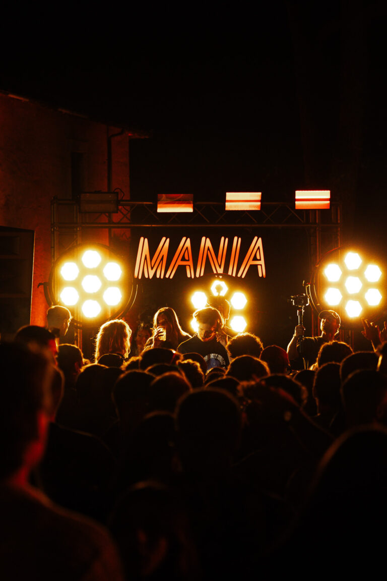 Mania: scopri il party Community Sunday