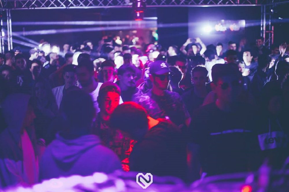 Napušten‎ Hyper Connected