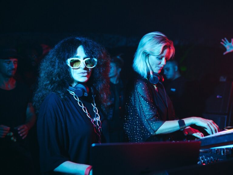“I haven’t felt this way” è la prima collaborazione di Nicole Moudaber e Ida Engberg