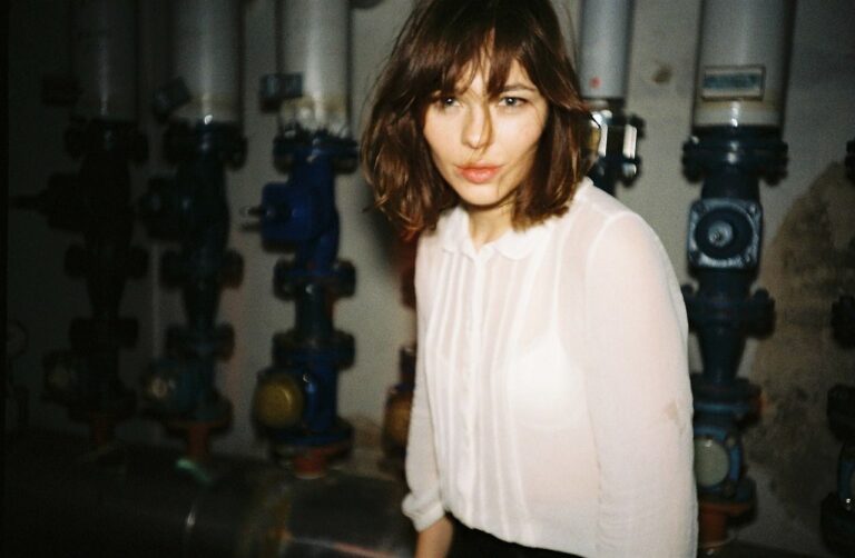 Nina Kraviz e il suo nuovo EP: “stranno stranno. neobjatno.”