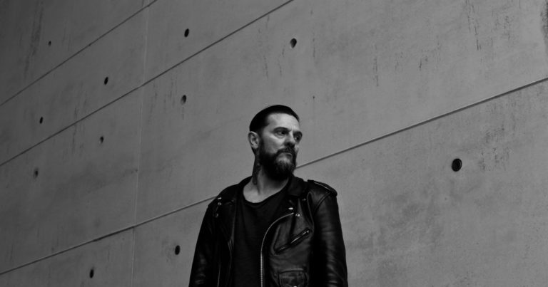 Oscar Mulero ci presenta la sua nuova performance audiovisiva