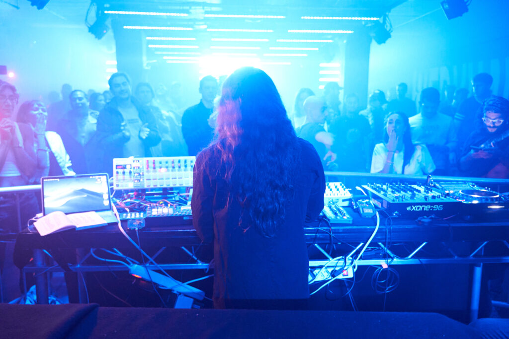 PETRU KSS Kolibri Live Part 2 - Artist Photo PETRU KSS by Morax - Stage