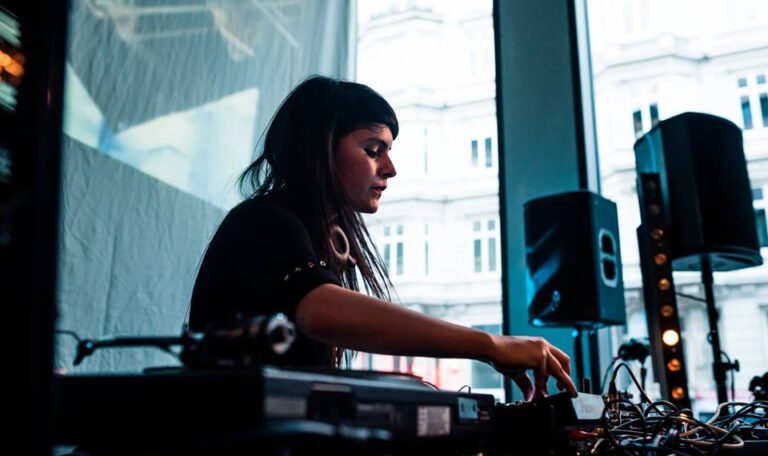 Sofia Kourtesis e Caribou annunciano una collaborazione in arrivo