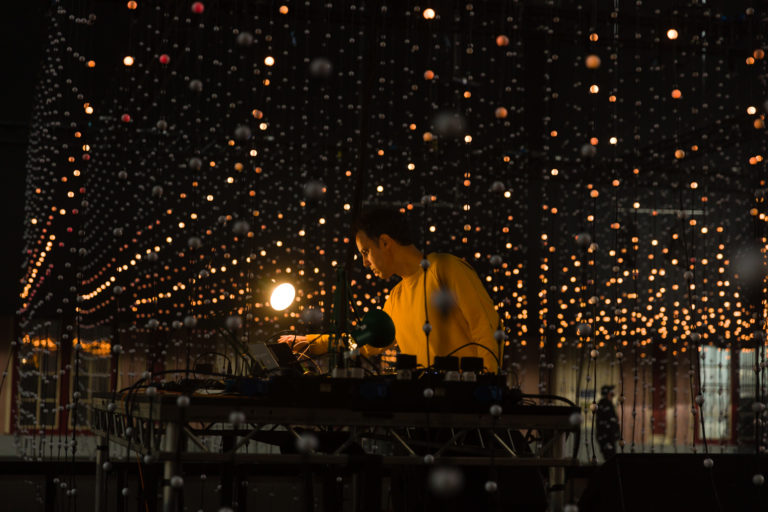 “Teenage Birdsong” è il primo video di Four Tet in 14 anni