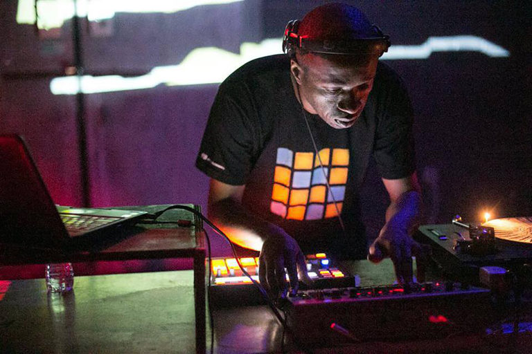 Terrence Dixon pubblica il suo nuovo disco su Axis Records