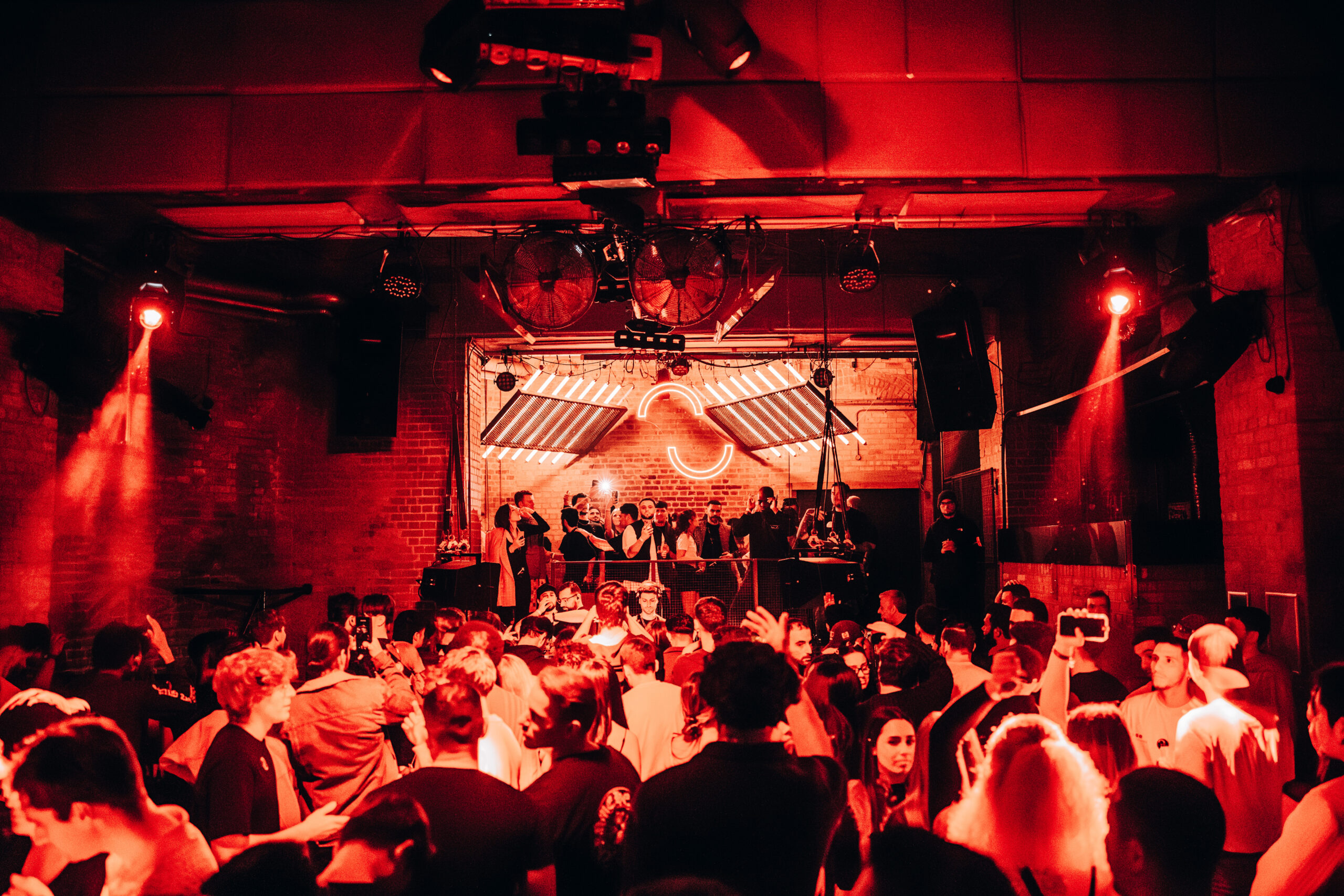 Crowd del party Way Out a Londra