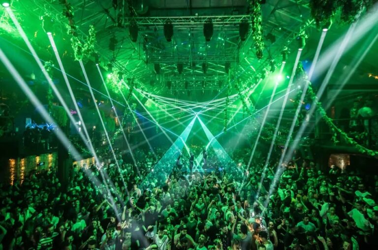 BOILER ROOM IBIZA: Charli XCX protagonista del grande ritorno