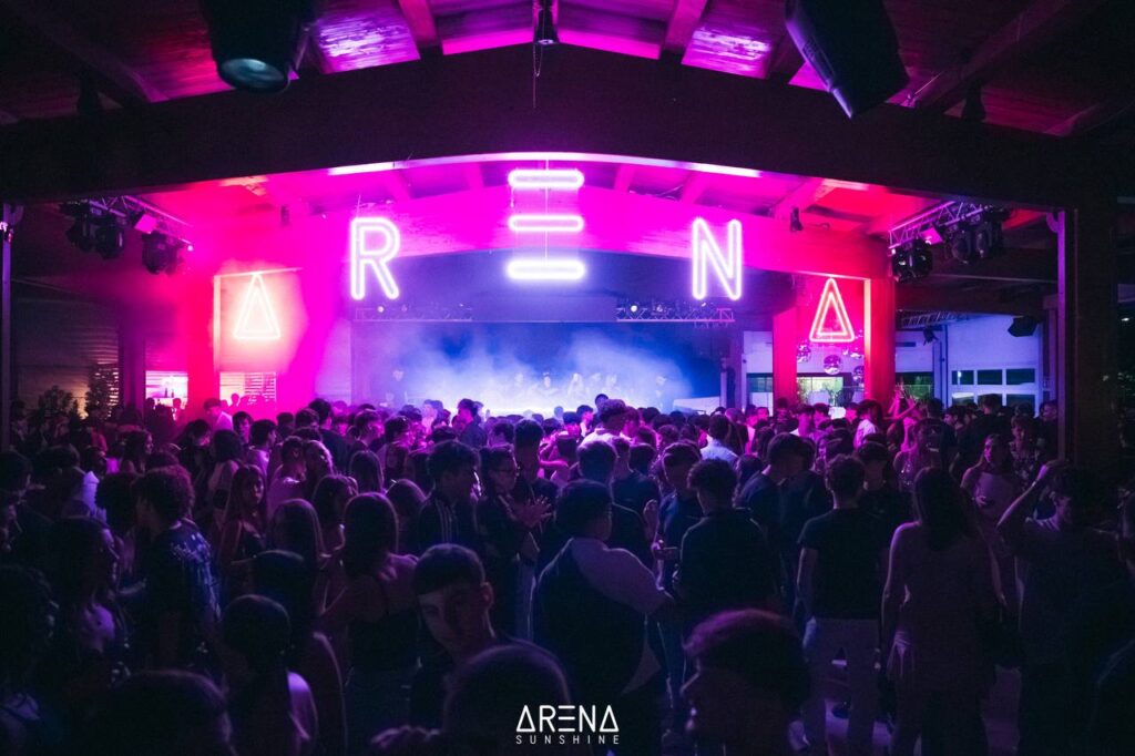 arena sunshine roomore