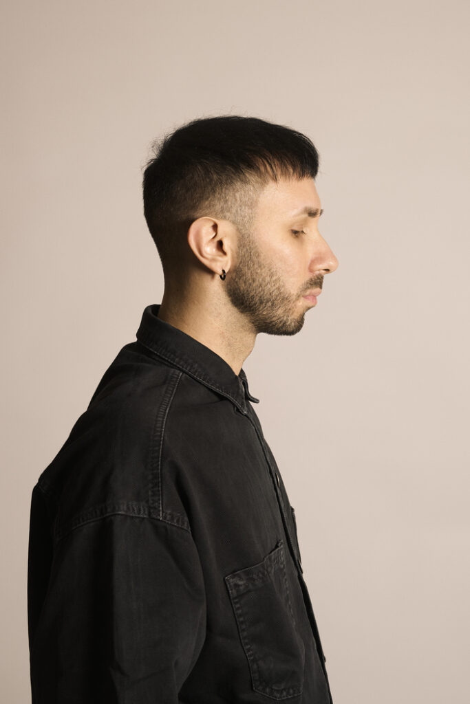 art dealer press pic