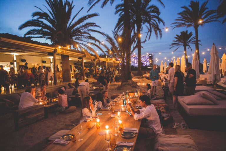 Miguelle&Tons festeggiano al Beachhouse Ibiza