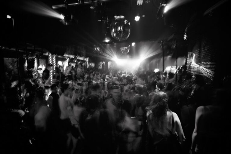 Symbiotikka all’Amnesia: il party fetish approda ad Ibiza