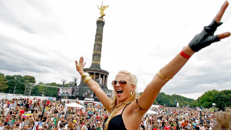 Rave the Planet 2023 – a Berlino torna la parata della pace