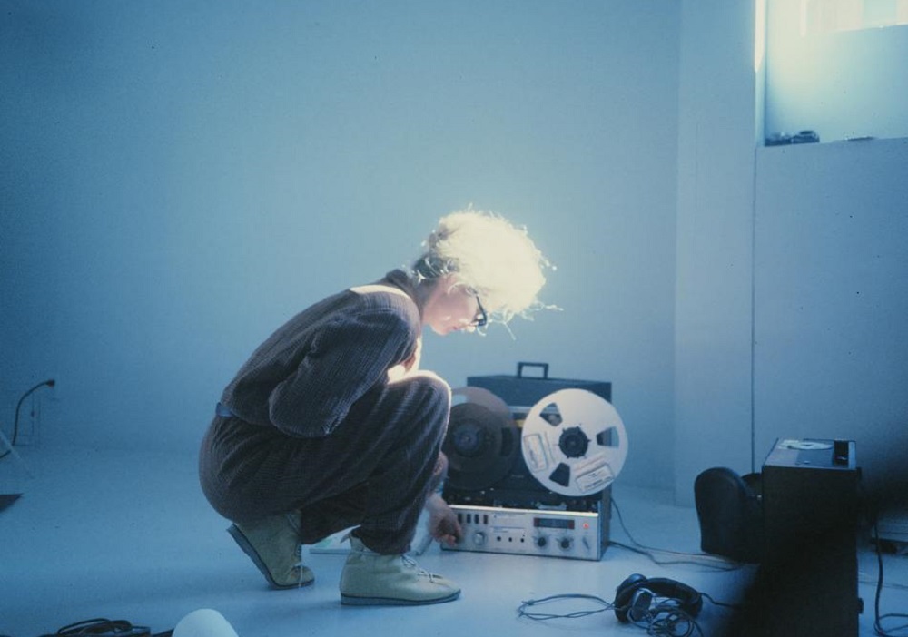 sisters with transistors