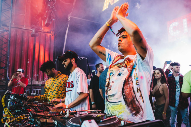 Un carico di pezzi da 90 per “TNT Sofa Session Mix”