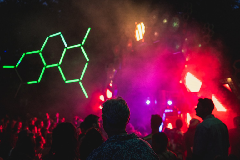 La riduzione del danno: dai rave ai club