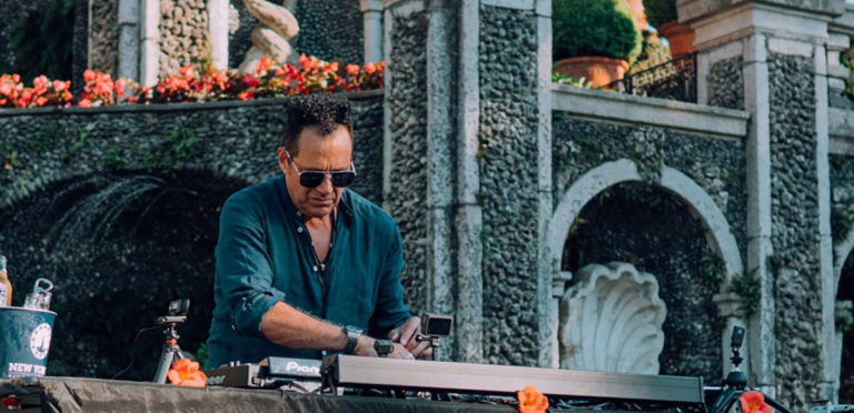 Joe T Vannelli, “God is a DJ”: un suono senza tempo. L’intervista